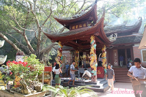 Giá thuê xe đi Đền Cửa Ông Quảng Ninh
